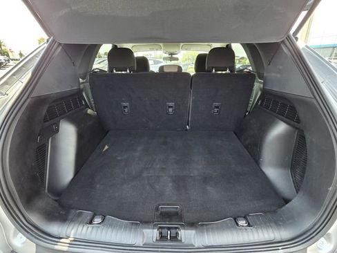 Used 2021 Ford Escape SE image 18