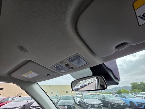 New 2025 Hyundai Venue SEL image 12