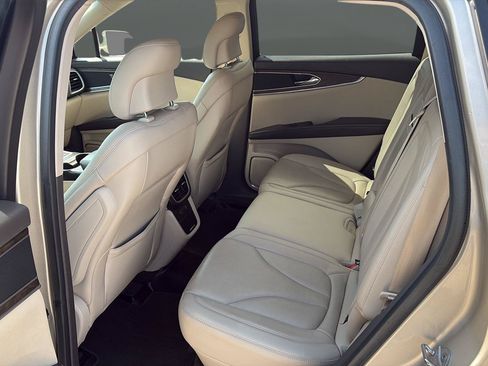 Used 2017 Lincoln MKX Reserve AWD/4WD image 17