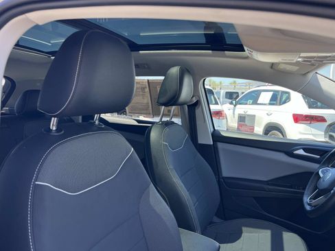 Certified 2023 Volkswagen Taos SE w/ Panoramic Sunroof Package FWD image 31