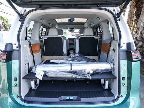 New 2025 Volkswagen ID. Buzz 1st Edition image 40