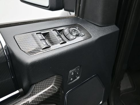 Used 2019 Ford F150 Lariat w/ Equipment Group 502A Luxury AWD/4WD image 11