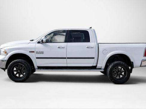 Used 2015 RAM 1500 Laramie w/ Convenience Group AWD/4WD image 9