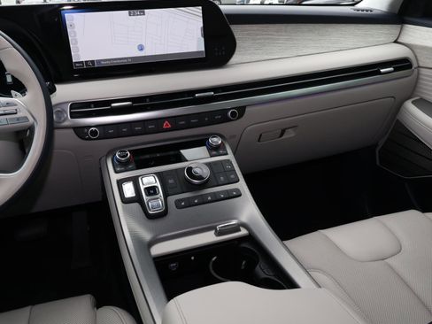 Used 2025 Hyundai Palisade Calligraphy image 11