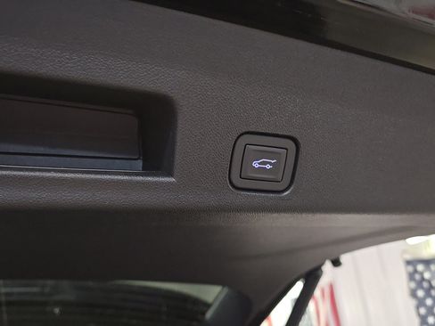 New 2026 Chevrolet Traverse LT image 11