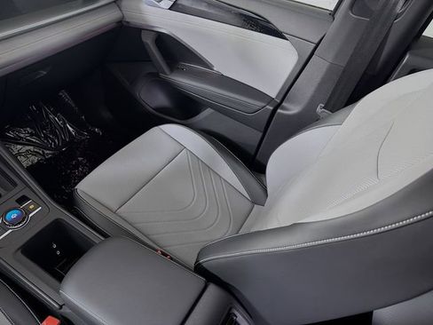 New 2026 Volkswagen Tiguan SE R-Line FWD image 25