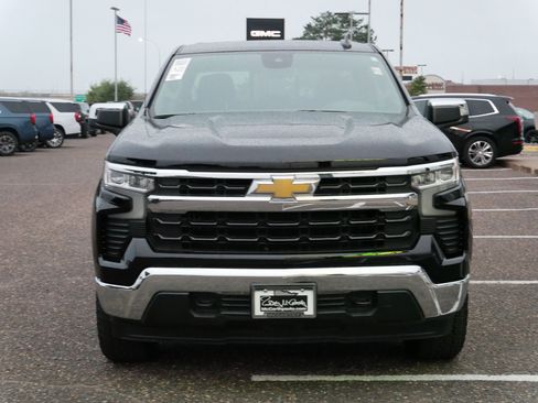 Used 2024 Chevrolet Silverado 1500 LT image 4