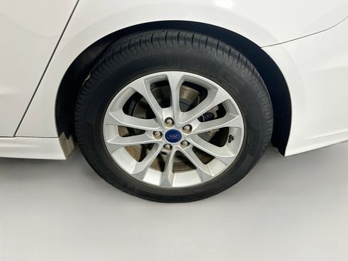 Used 2019 Ford Fusion SE FWD image 11