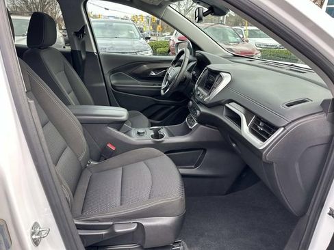 Used 2024 GMC Terrain SLE image 10