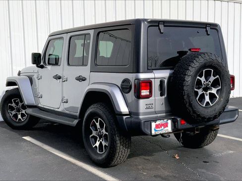 Used 2019 Jeep Wrangler Unlimited Sahara image 9