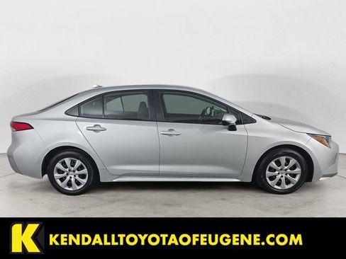 Certified 2025 Toyota Corolla LE FWD image 4