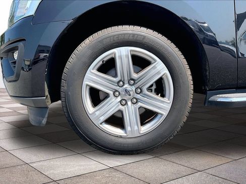 Used 2020 Ford Expedition XLT w/ Equipment Group 202A RWD image 9