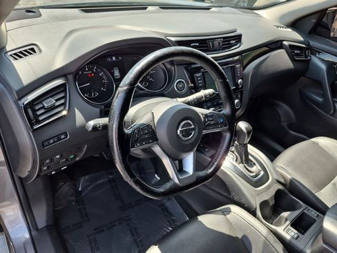 Used 2022 Nissan Rogue Sport SL FWD image 16