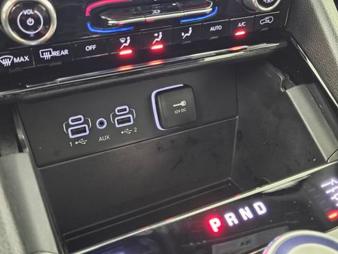 Used 2023 Jeep Grand Cherokee Overland AWD/4WD image 31