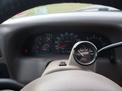 Used 2000 Ford F250 Lariat image 10