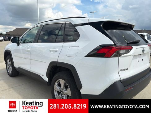 Used 2024 Toyota RAV4 LE AWD/4WD image 5