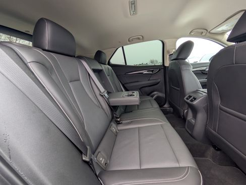 Used 2023 Buick Envision Essence image 44