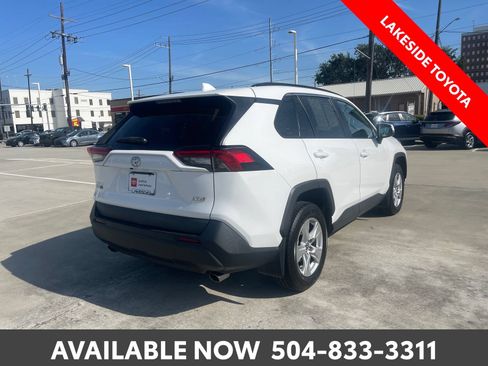 Used 2020 Toyota RAV4 XLE w/ Convenience Package FWD image 5