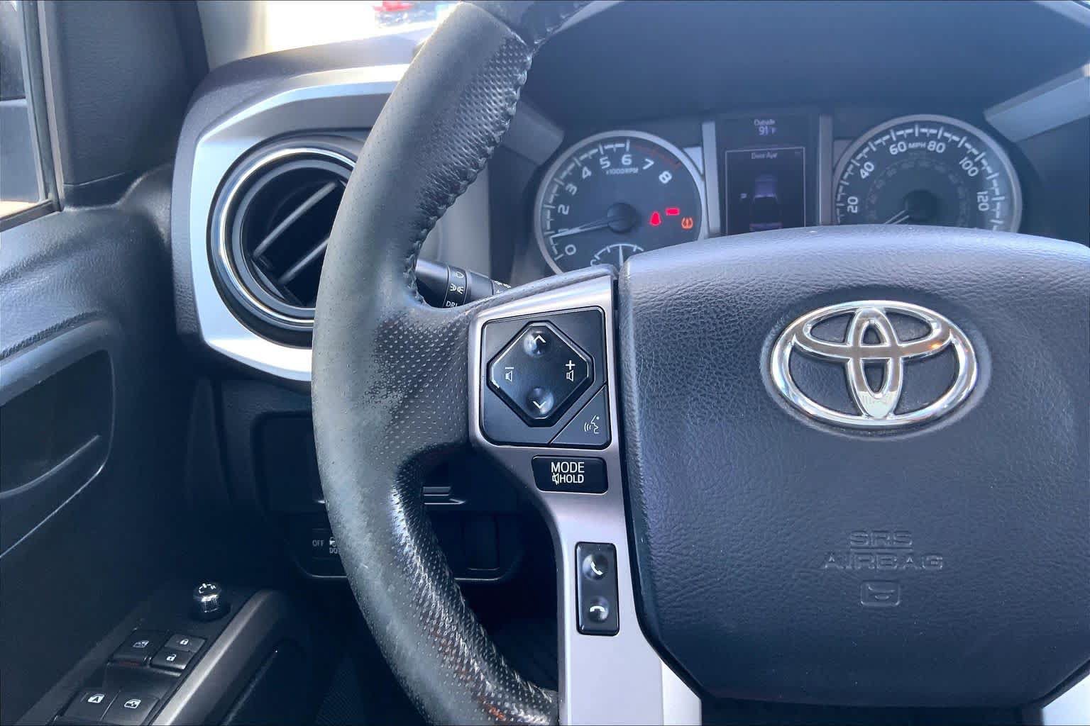 Used 2016 Toyota Tacoma SR5 RWD image 24