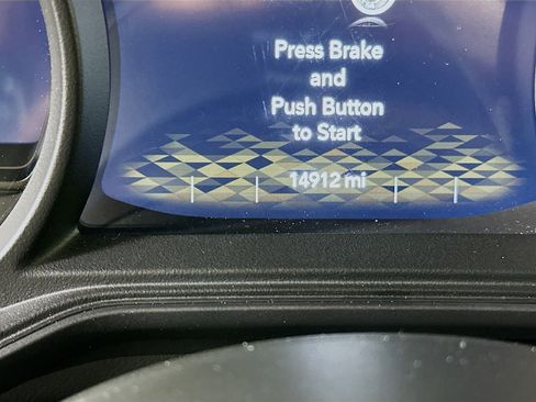 Used 2025 Jeep Wrangler Sahara image 19