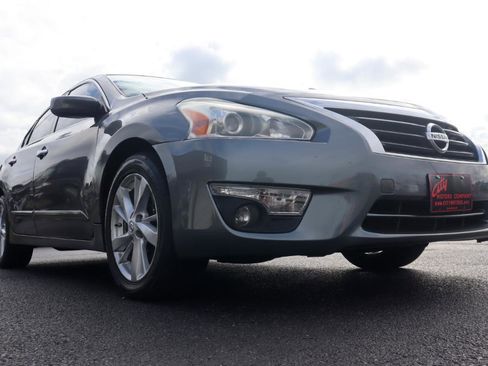 Used 2015 Nissan Altima 2.5 SV FWD image 17