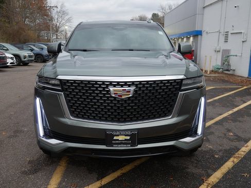 Used 2023 Cadillac Escalade ESV Premium Luxury image 3