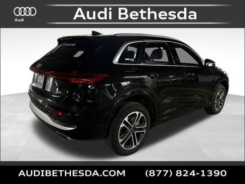 Certified 2025 Audi Q5 Premium w/ Convenience Package AWD/4WD image 7