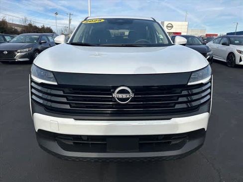 Used 2025 Nissan Kicks SV image 8