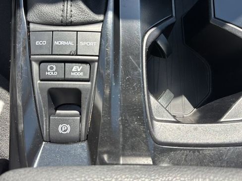 Used 2025 Toyota Camry LE image 30