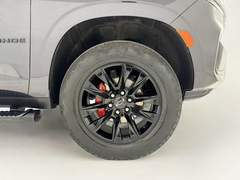 Used 2022 Chevrolet Tahoe Z71 w/ Luxury Package AWD/4WD image 33