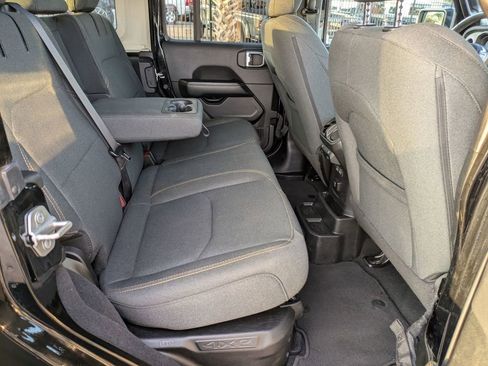 Used 2024 Jeep Wrangler Unlimited Sahara image 23