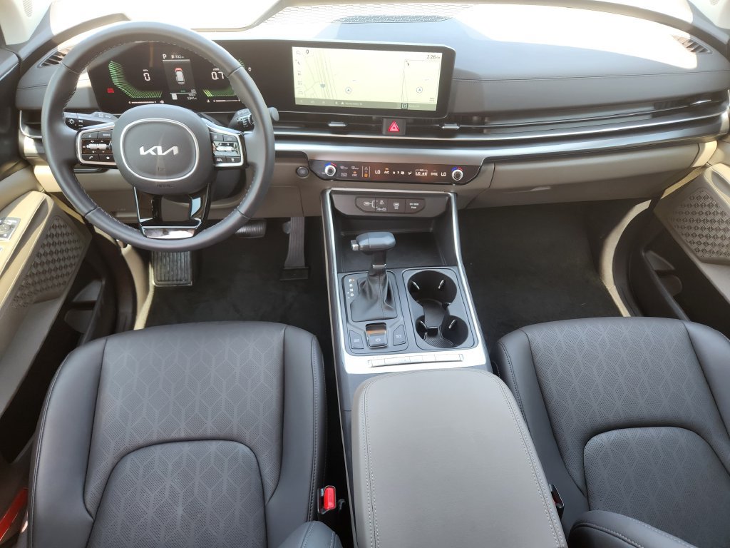 New 2026 Kia Carnival FWD image 23
