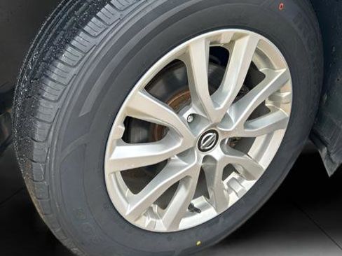 Used 2020 Nissan Rogue SV image 29