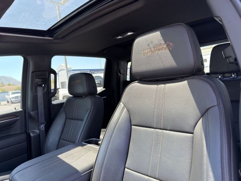 Used 2024 Chevrolet Silverado 1500 High Country w/ High Country Premium Package AWD/4WD image 35