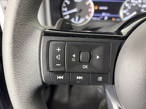 Used 2023 Nissan Rogue SV AWD/4WD image 27