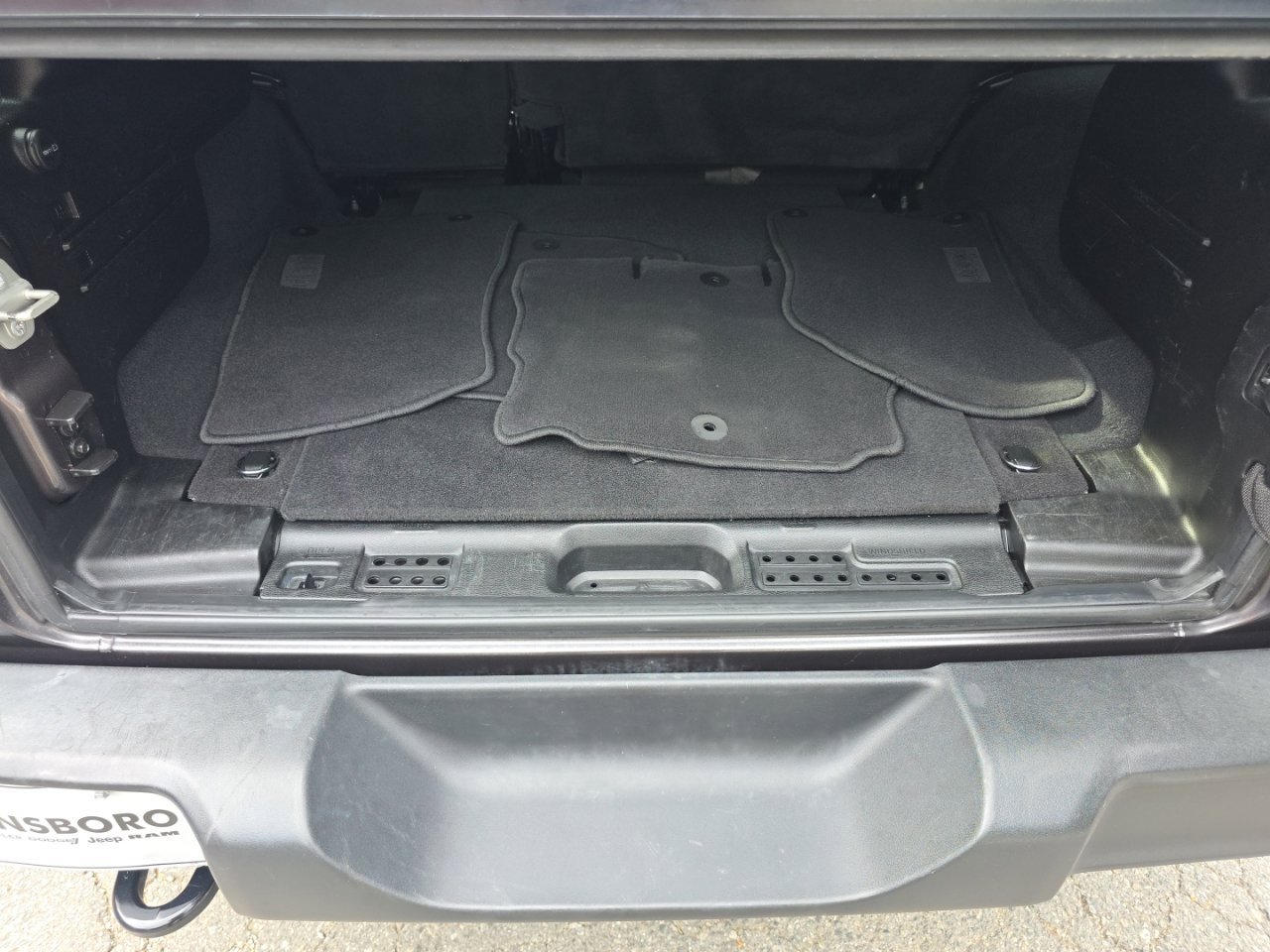 Used 2024 Jeep Wrangler Unlimited Sport AWD/4WD image 15