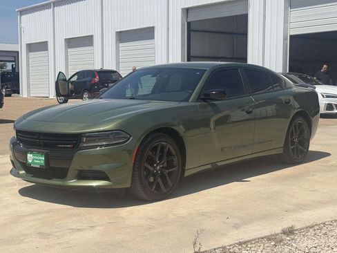 Used 2023 Dodge Charger SXT w/ Blacktop Package RWD image 4