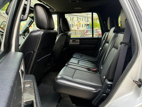Used 2016 Ford Expedition Limited w/ Equipment Group 301A AWD/4WD image 10