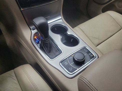 Used 2019 Jeep Grand Cherokee Overland image 26