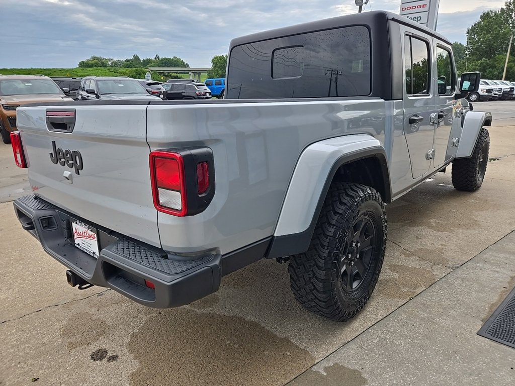 Used 2023 Jeep Gladiator Sport AWD/4WD image 13