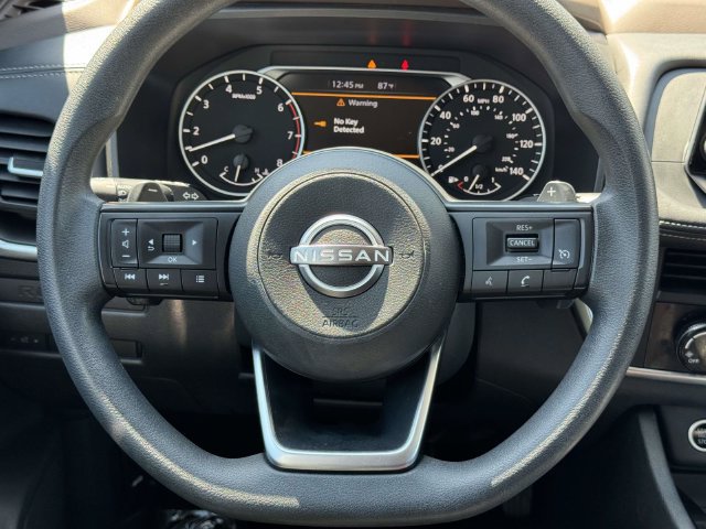 Used 2023 Nissan Rogue S AWD/4WD image 19