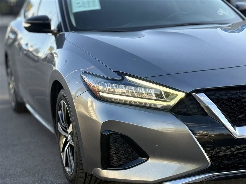 Used 2022 Nissan Maxima SV w/ Floor Mat Group FWD image 11