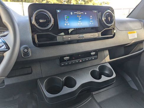 New 2025 Mercedes-Benz Sprinter 2500 image 28