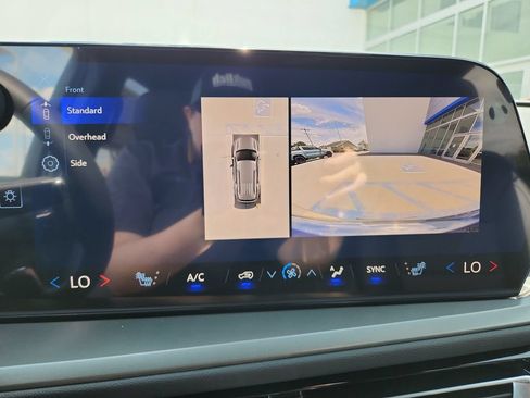 New 2026 Chevrolet Traverse LT w/ Driver Confidence Package AWD/4WD image 30