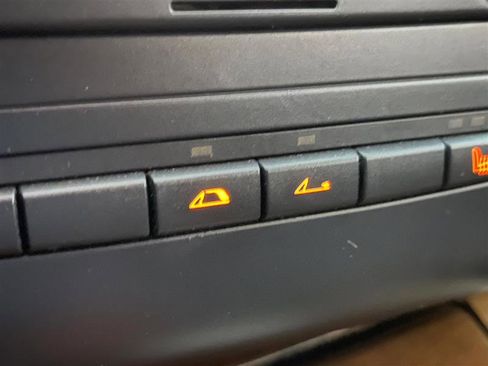 Used 2009 BMW 128i Convertible image 22