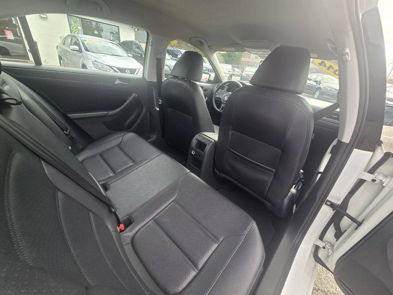 Used 2014 Volkswagen Jetta SE FWD image 31