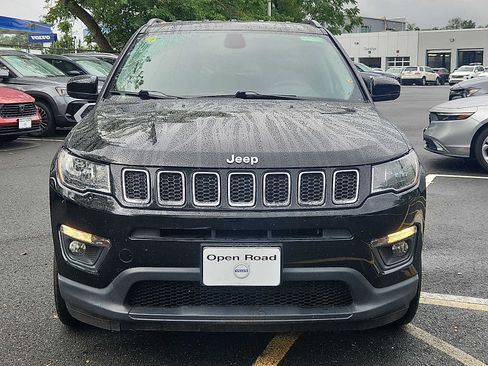 Used 2020 Jeep Compass Latitude w/ Popular Equipment Group AWD/4WD image 2
