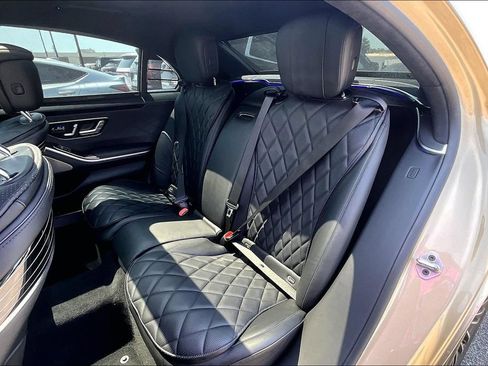 Used 2022 Mercedes-Benz S 580 4MATIC Sedan w/ Warmth & Comfort Package image 32