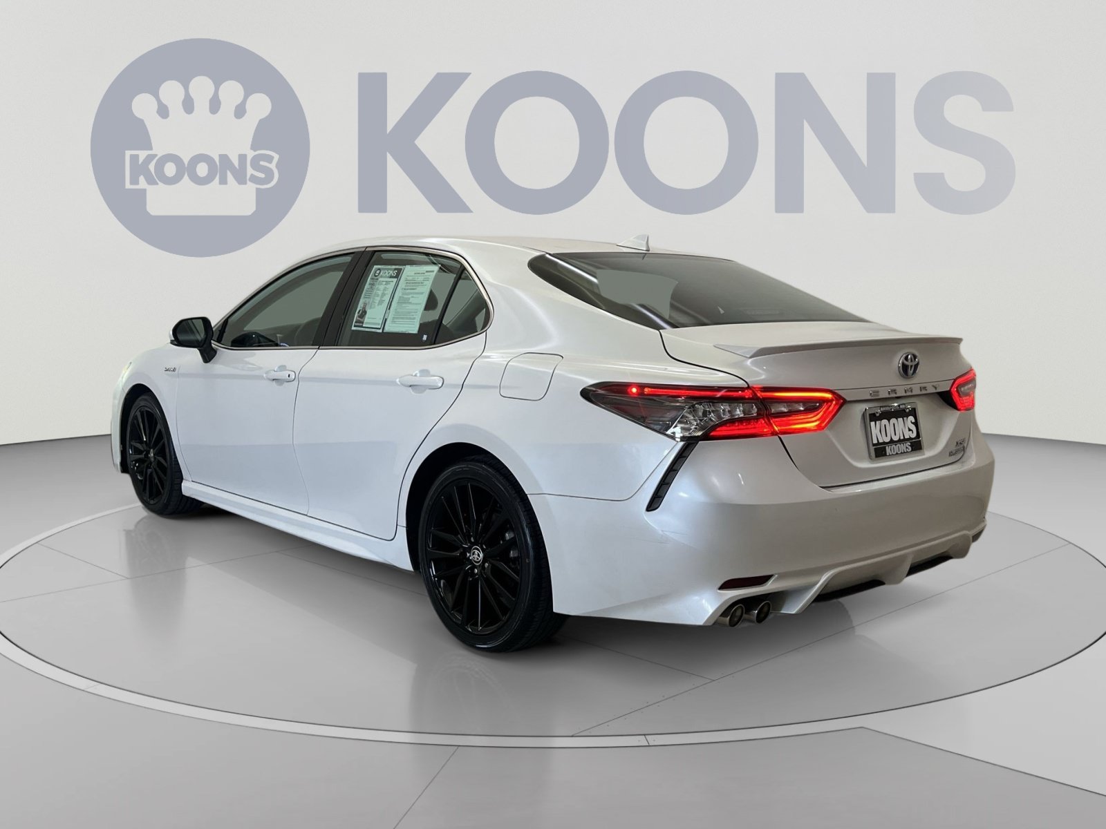 Used 2021 Toyota Camry XSE FWD image 7