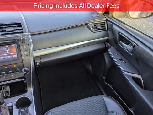 Used 2017 Toyota Camry SE FWD image 17